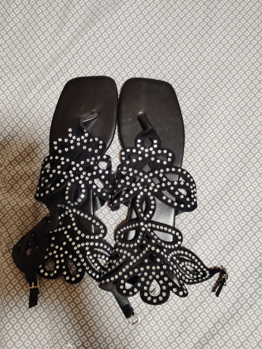 Black Embellished Toe-Ring Sandals